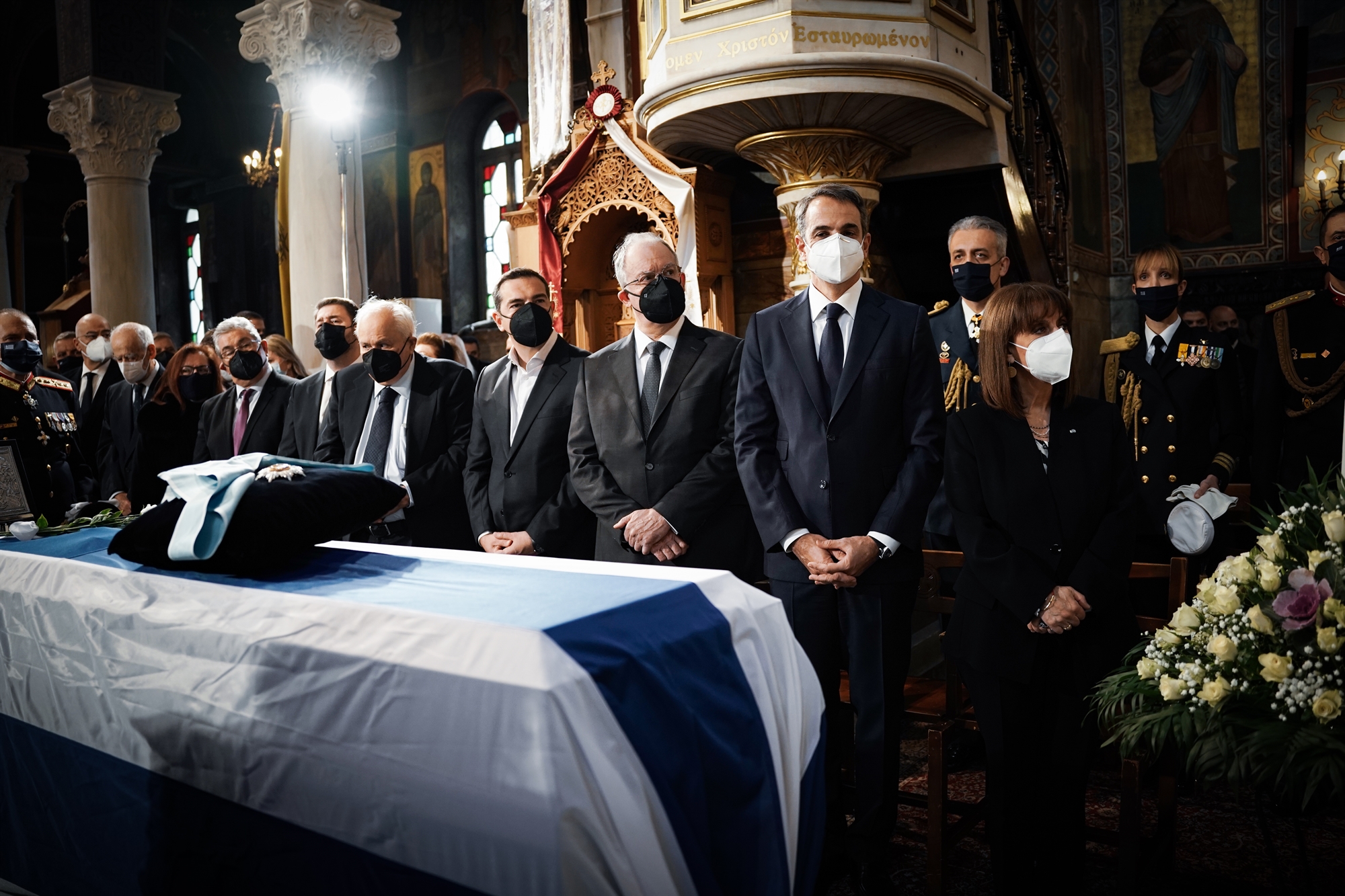 Κάρολος Παπούλιας: Το ύστατο χαίρε-1