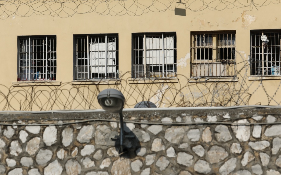 απόπειρα-απόδρασης-κρατούμενου-από-τ-561614236