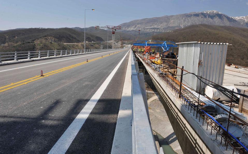 mάχη-κατασκευαστικών-για-τρία-οδικά-έρ-561634300