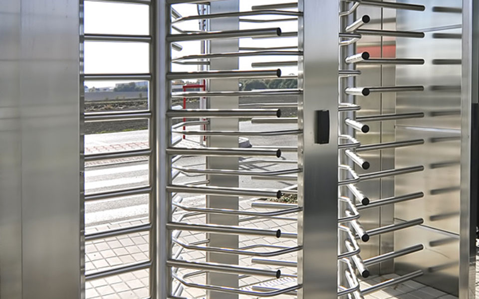 δωρεά-για-την-ελεγχόμενη-είσοδο-στα-αε-561649225