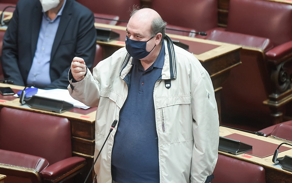 φίλης-για-πιερία-αυστηρή-τιμωρία-για-τ-561624403