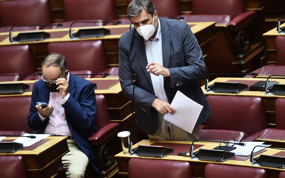 ανδρ-ξανθός-επίκαιρη-ερώτηση-για-τις-561624637