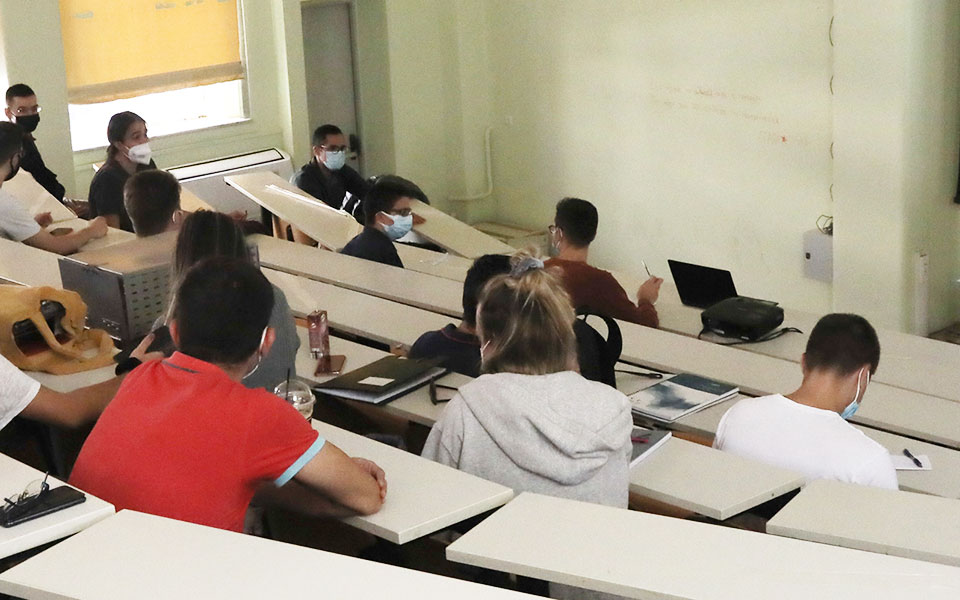 μάνατζερ-για-οικονομικά-θέματα-στα-αε-561632791