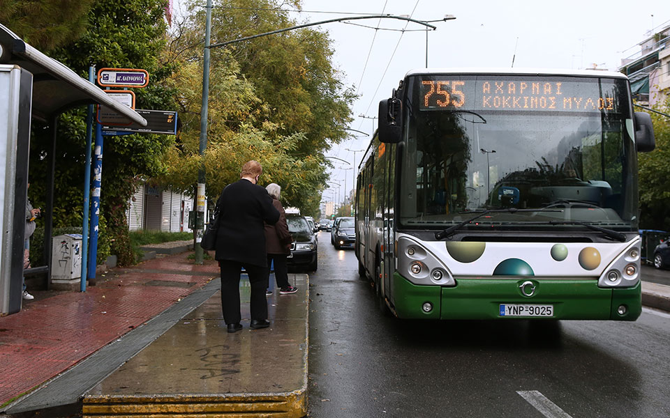 μετρό-λεωφορεία-τρόλεϊ-ενίσχυση-δρομ-561637573