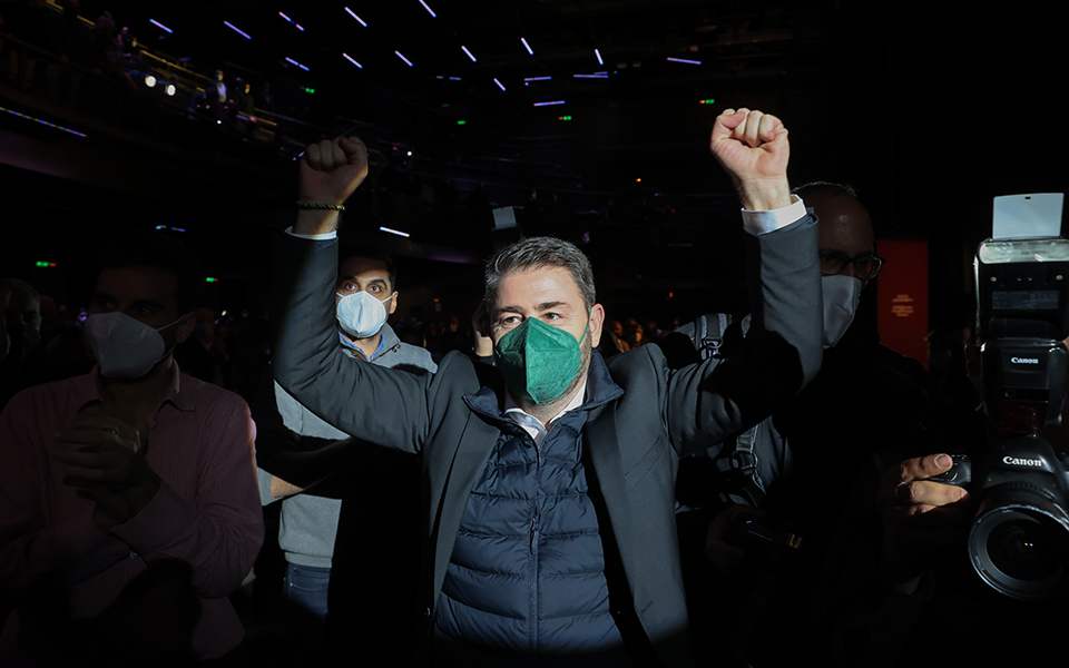 θεωρείο-ο-ρόλος-του-πατρός-ανδρουλάκη-561621076