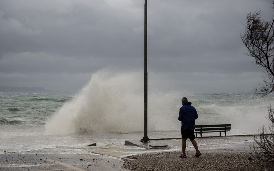 κακοκαιρία-σφοδρές-βροχές-στη-δυτική-561626770
