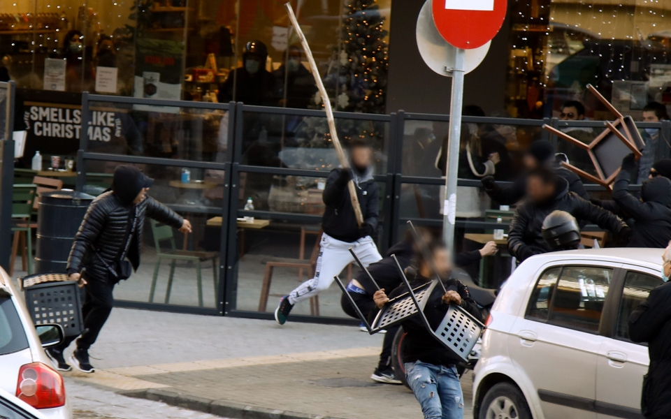 θεσσαλονίκη-άγρια-συμπλοκή-μεταξύ-ρο-561631036