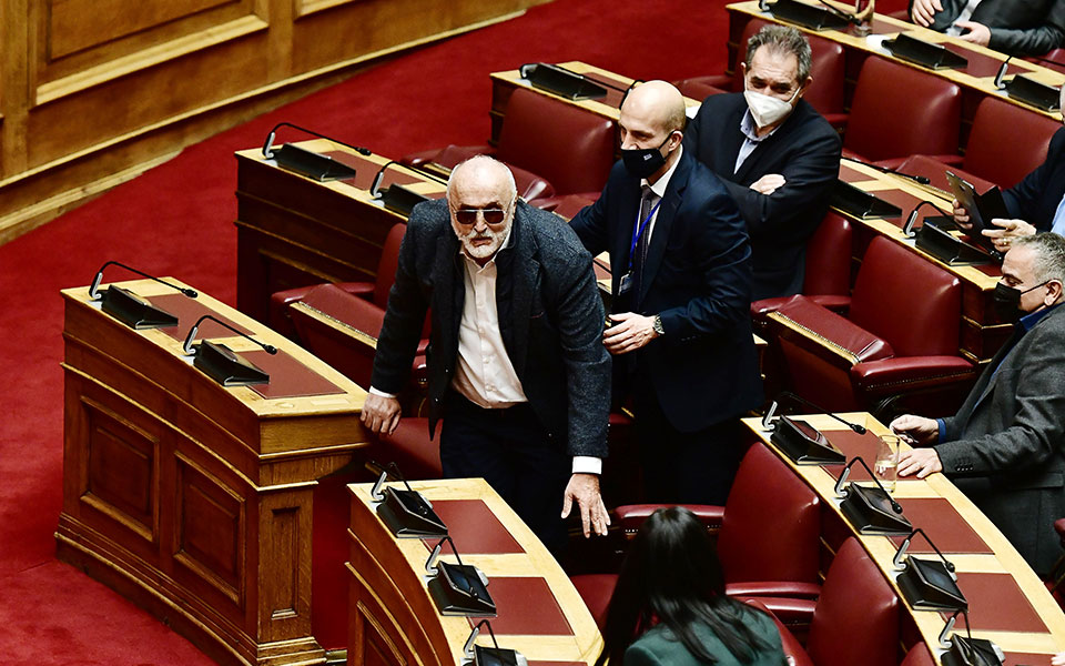 π-κουρουμπλής-μομφή-τασούλα-για-την-αν-561634156