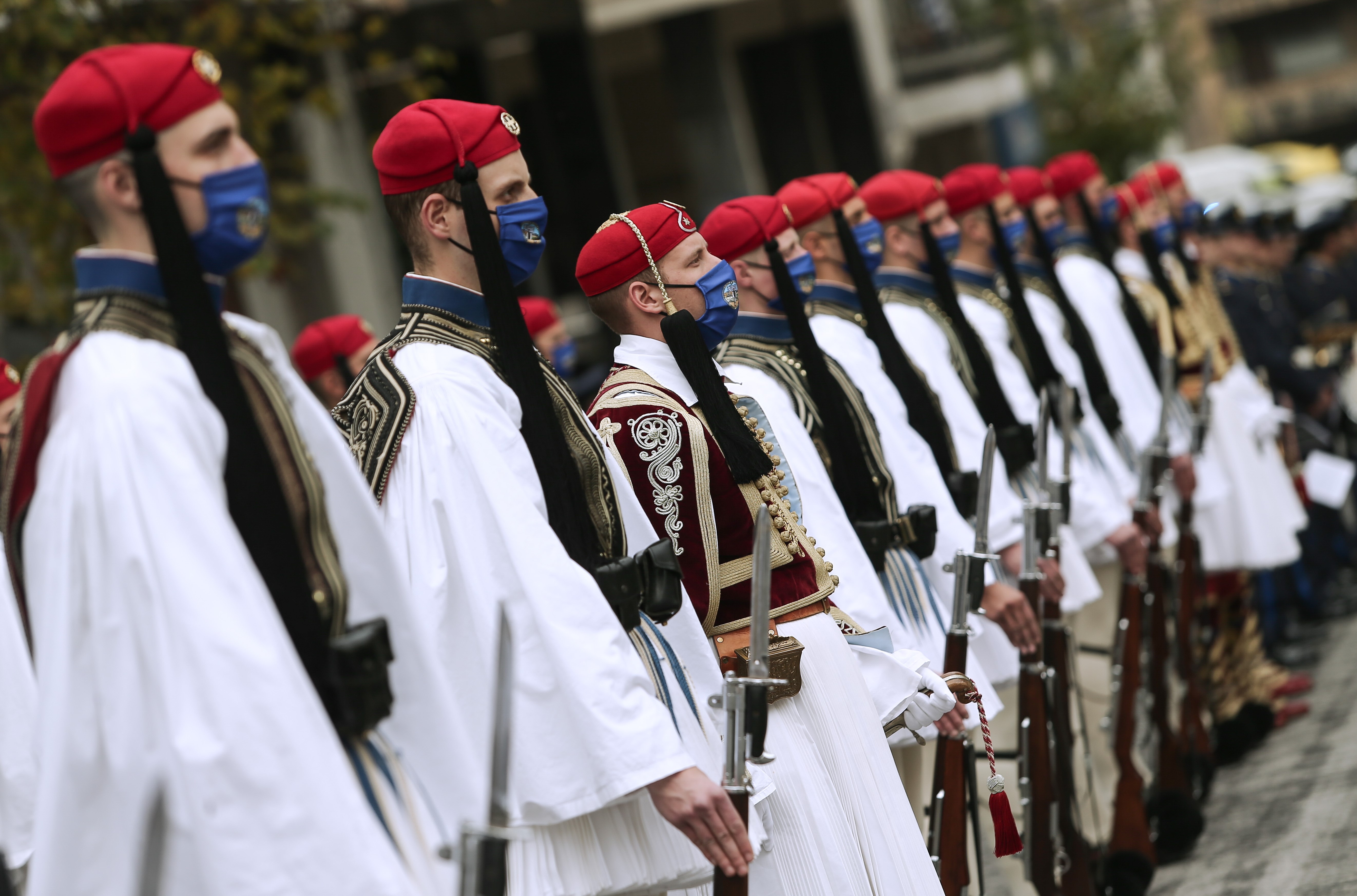 Κάρολος Παπούλιας: «Ύστατο χαίρε» με τιμές αρχηγού κράτους-8