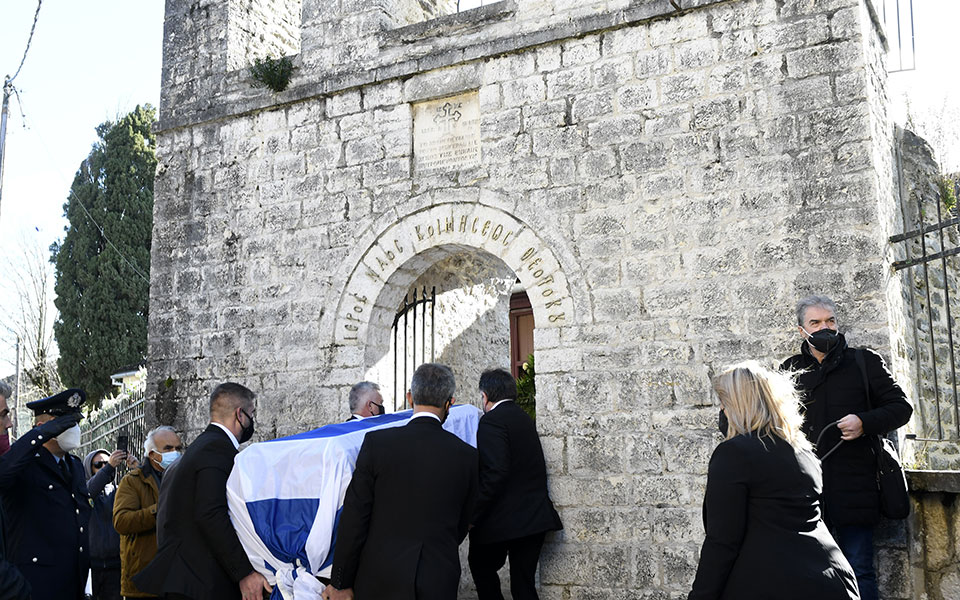 κάρολος-παπούλιας-στο-νησί-της-λίμνης-561652060