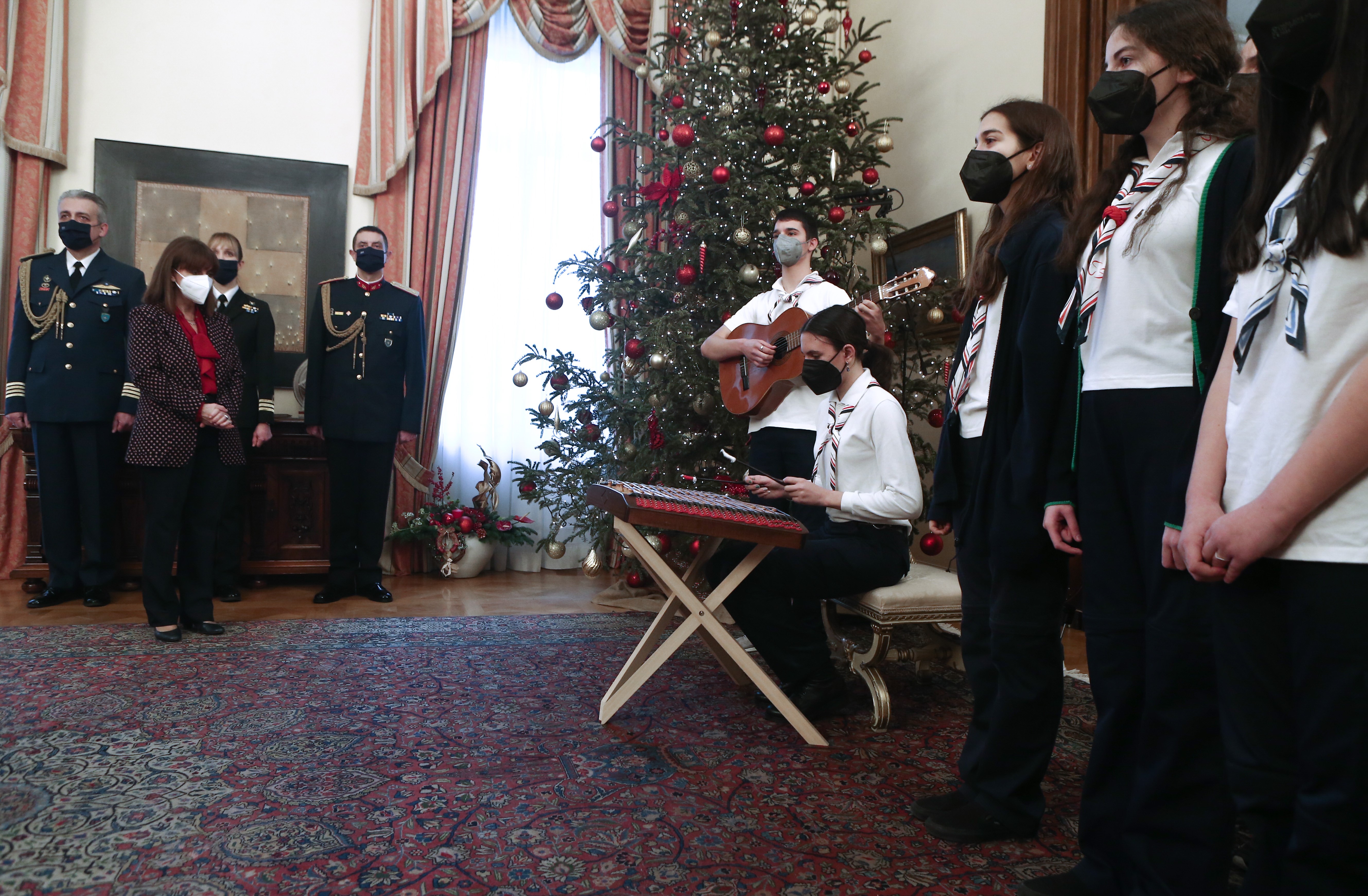 Πρωτοχρονιάτικα κάλαντα στην Πρόεδρο της Δημοκρατίας-1