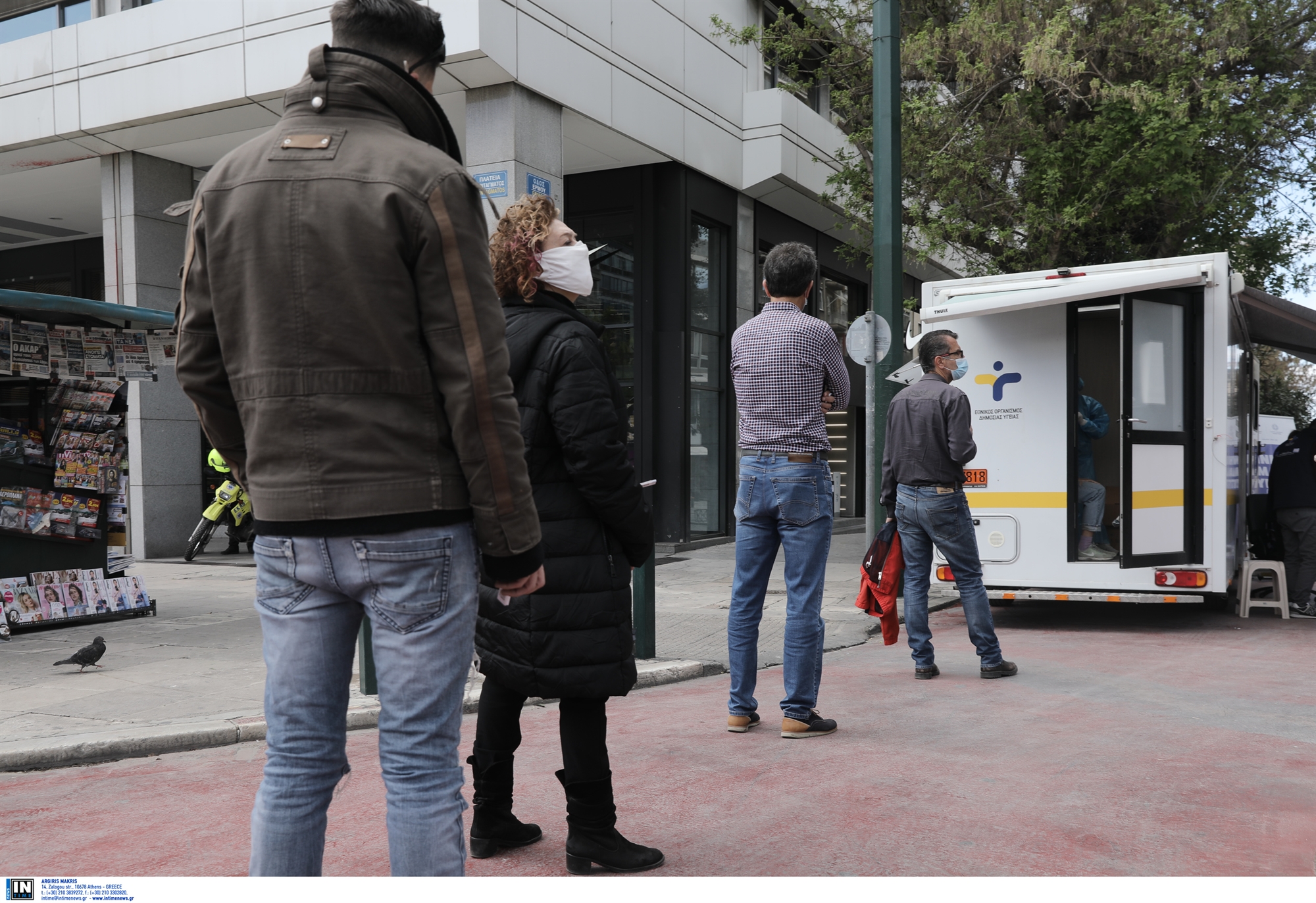 κορωνοϊός-διαβάζοντας-τους-30-000-χαρακ-561642793