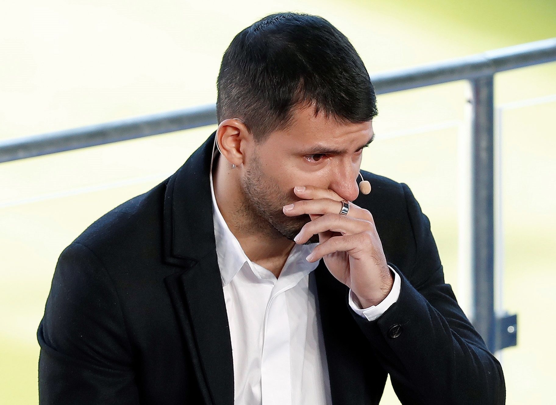 αποχαιρέτησε-την-ενεργό-δράση-με-δάκρ-561632143