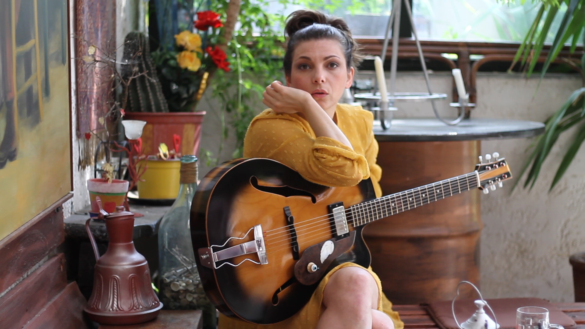 ένα-εικοσιτετράωρο-με-την-τραγουδοπο-561643495