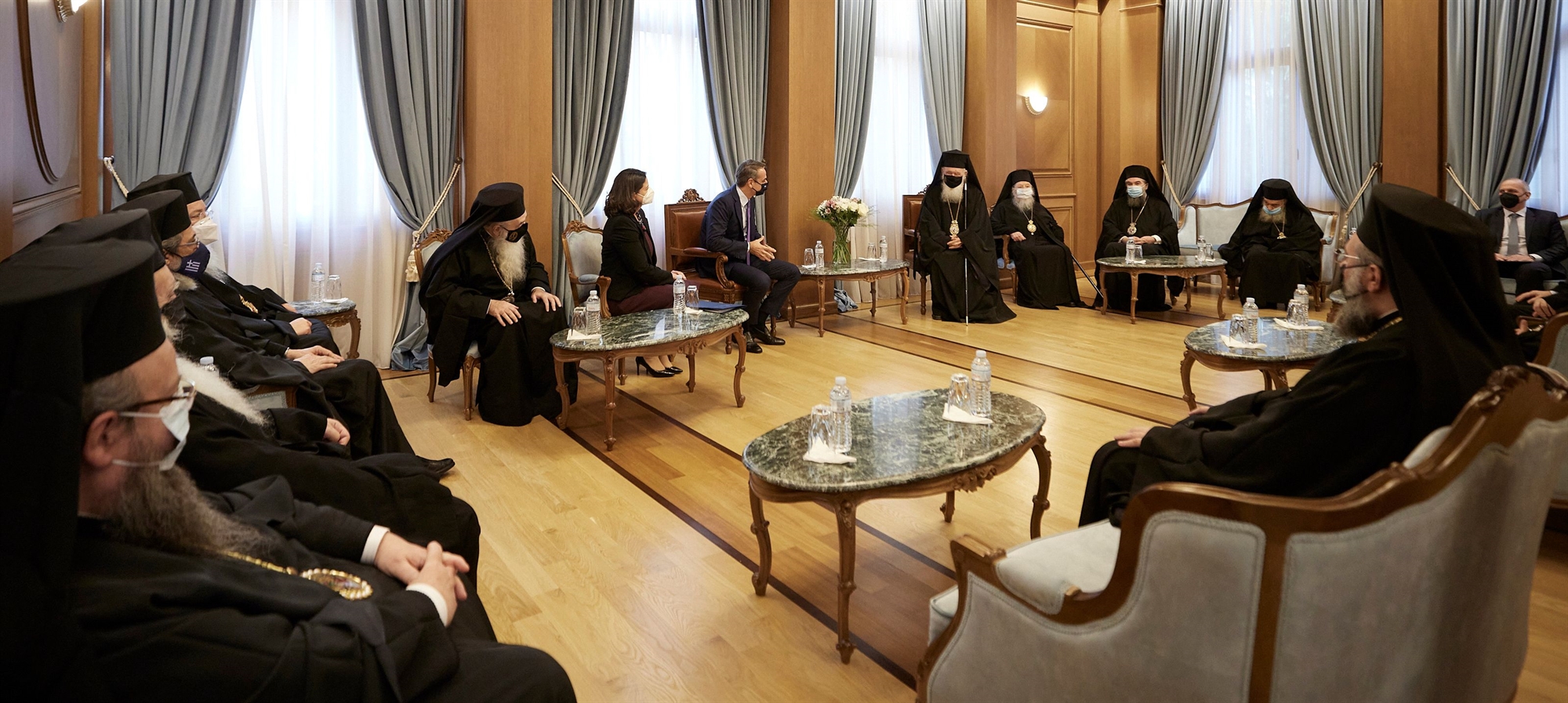 στη-συνεδρίαση-της-δισ-ο-κ-μητσοτάκης-561628558