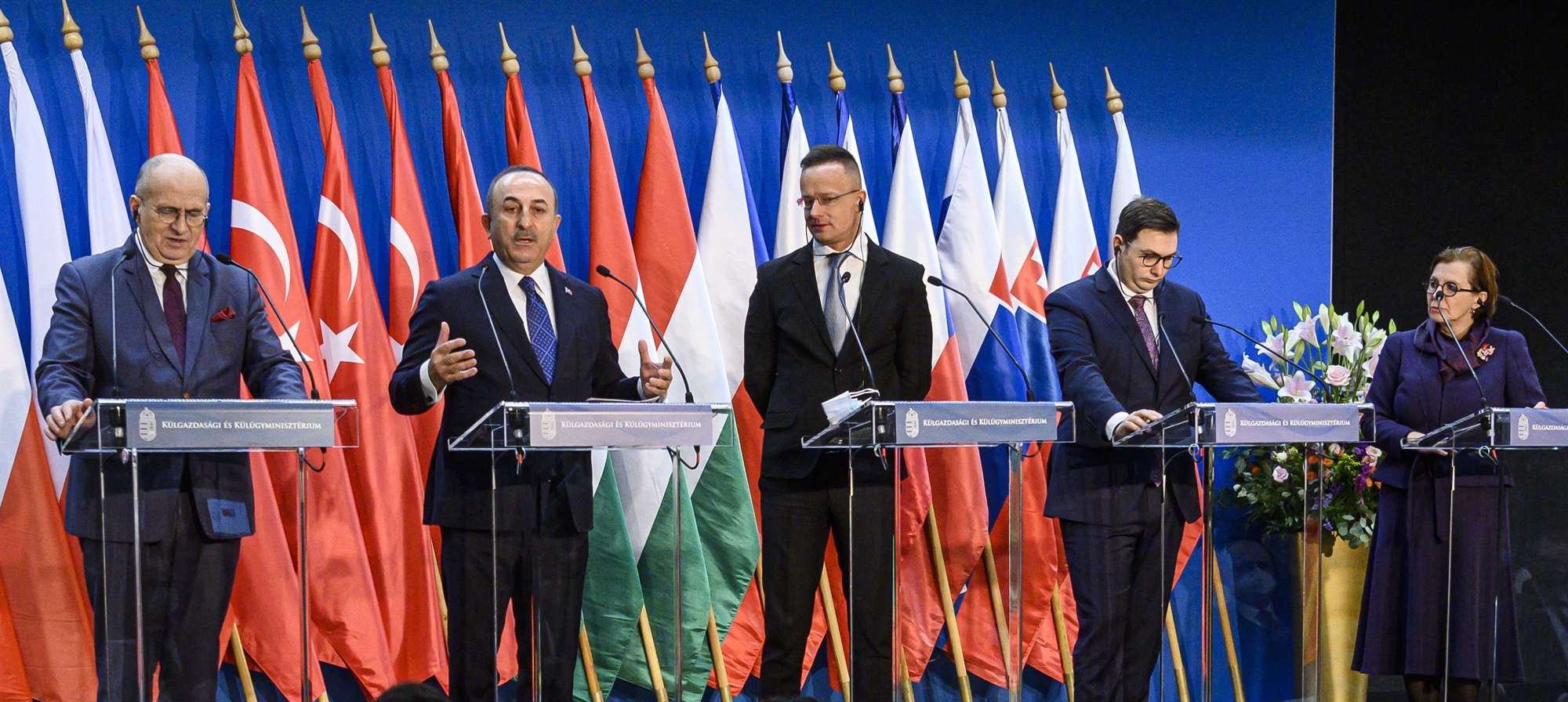 στο-προσκήνιο-η-μετανάστευση-561640471