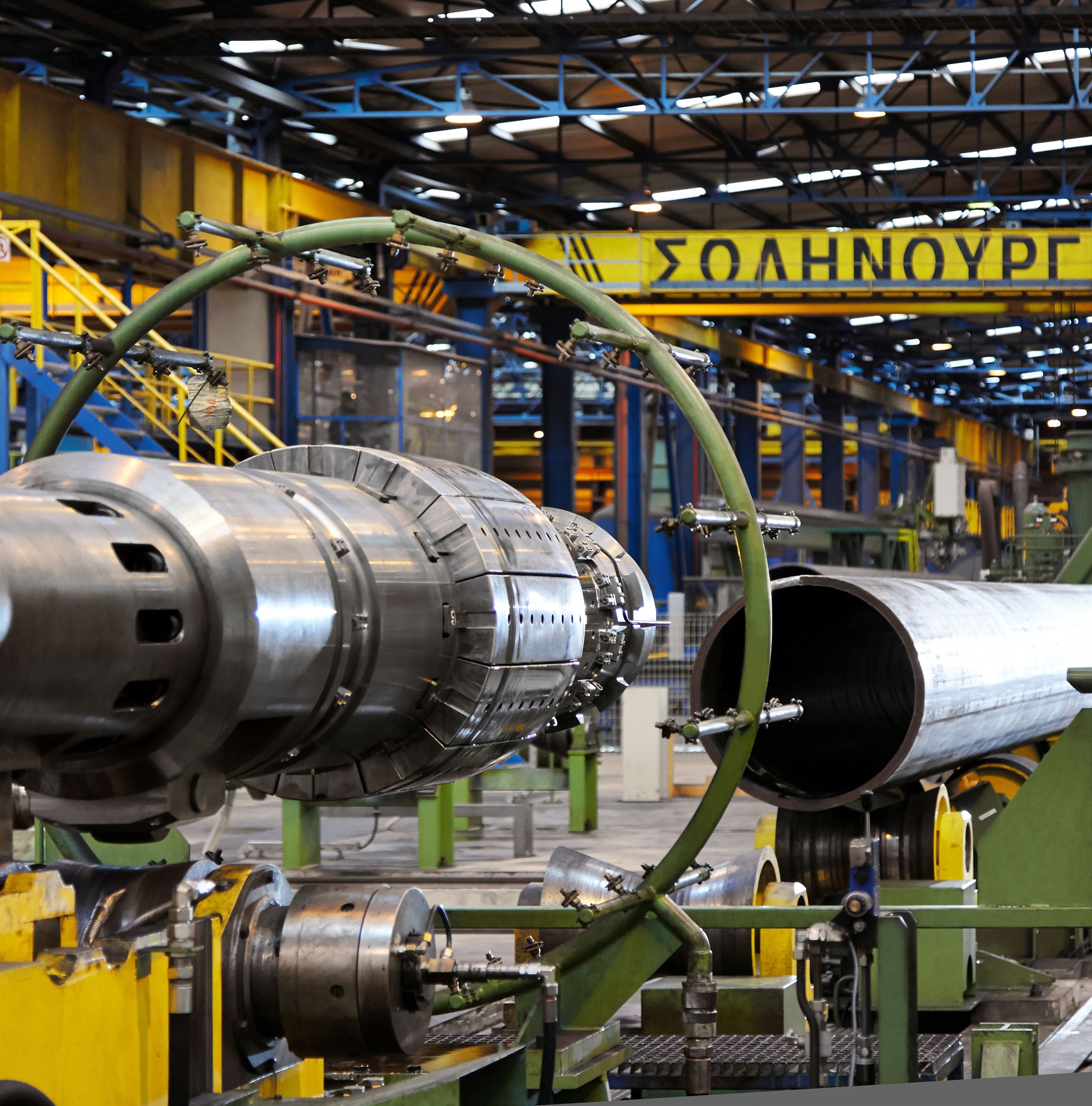 εργοστάσιο-παραγωγής-καλωδίων-στις-η-561639193