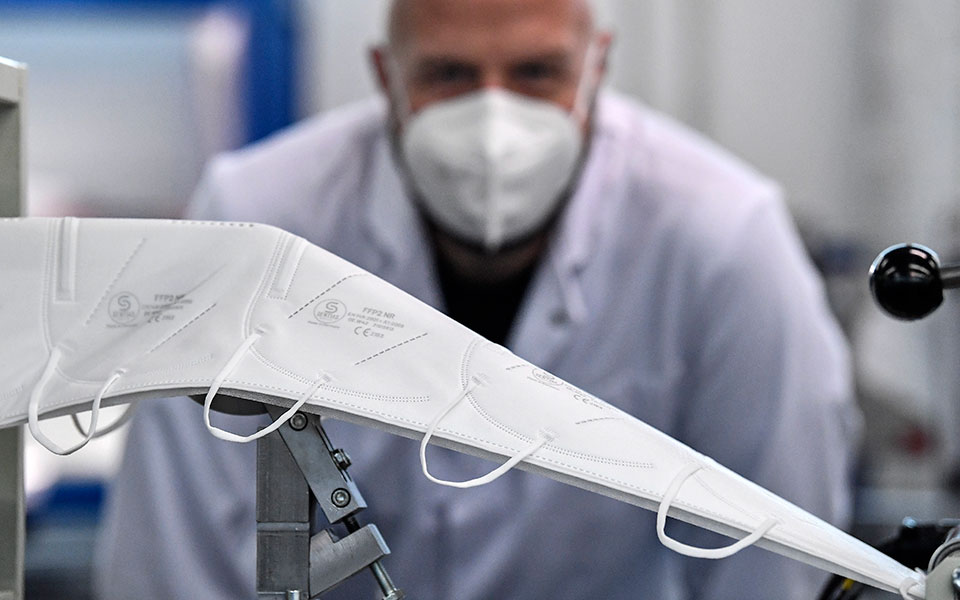 κορωνοϊός-έρευνα-οι-μάσκες-ffp2-kn95-μειώνο-561617215