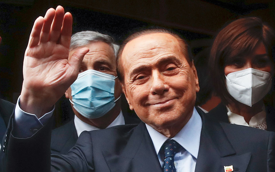 ιταλία-διχάζει-η-πολιτική-επιστροφή-μ-561640960