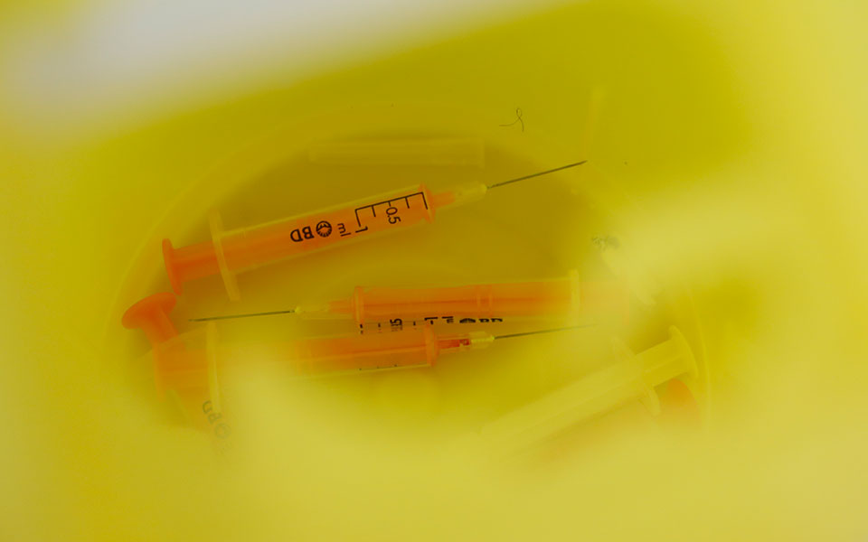 ισημερινός-υποχρεωτικός-εμβολιασμό-561644608