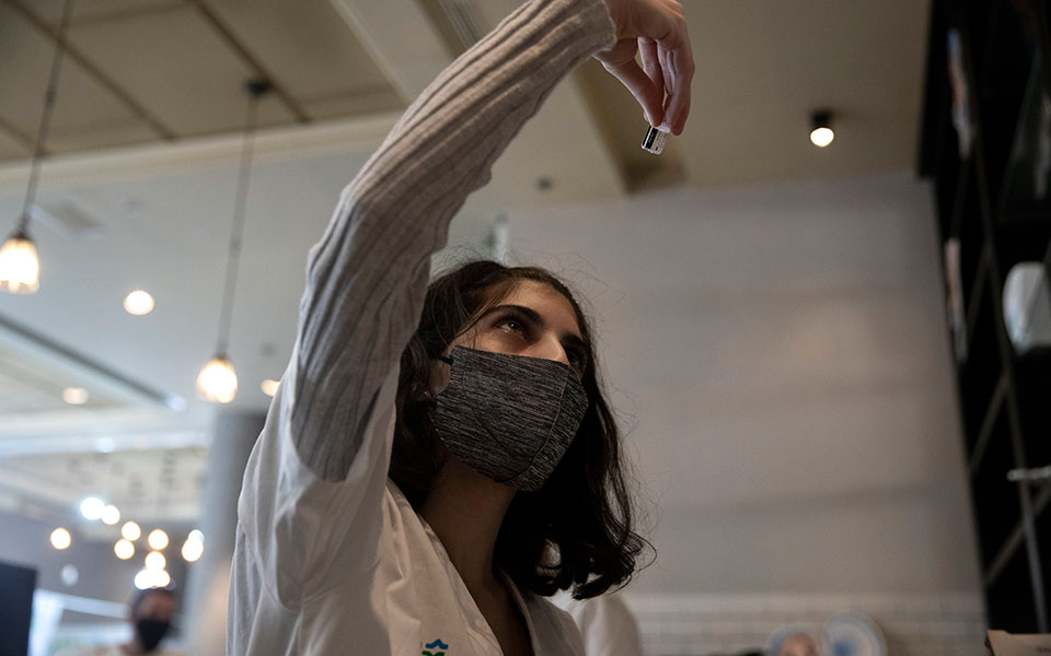 ισραήλ-τέταρτη-δόση-εμβολίου-σε-φιλοξ-561652678