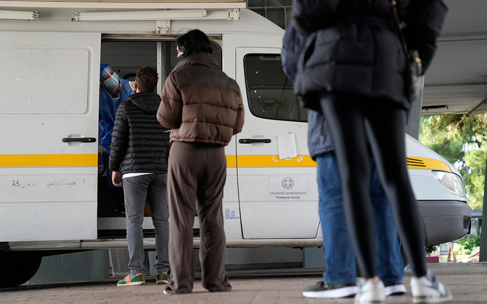 κορωνοϊός-ζευγάρι-που-ταξίδεψε-από-τη-561617302