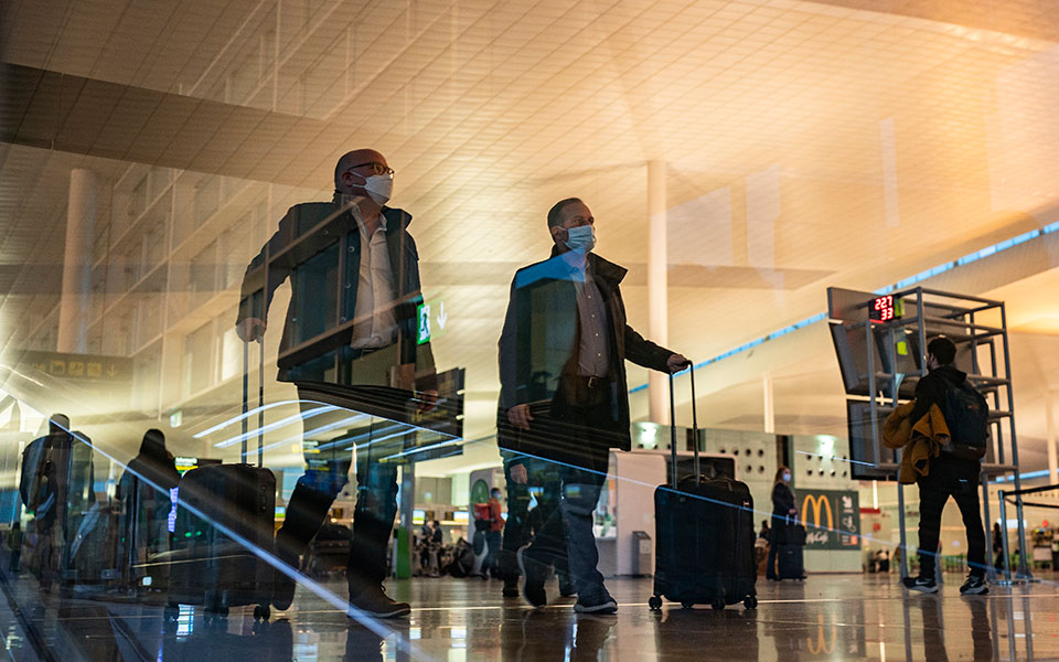 μετάλλαξη-όμικρον-αύξηση-στα-κρούσμα-561617455