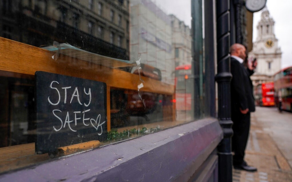 μετάλλαξη-όμικρον-πόσο-μειώνεται-η-απ-561629194