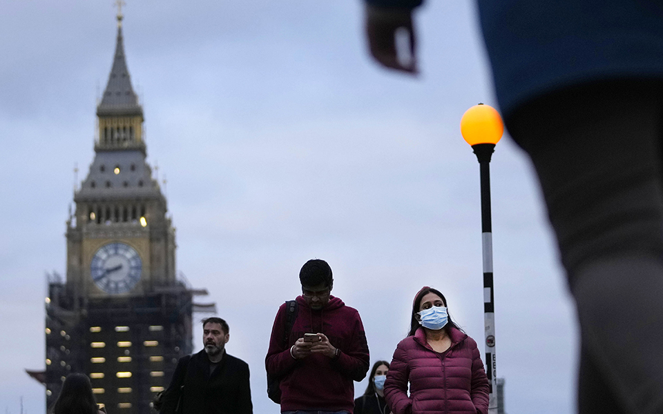βρετανία-σοβαρή-απειλή-η-όμικρον-561631660
