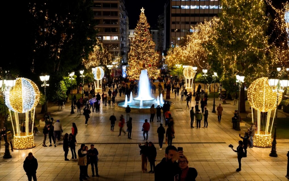 η-όμικρον-φέρνει-νέα-μέτρα-χριστούγ-561638428