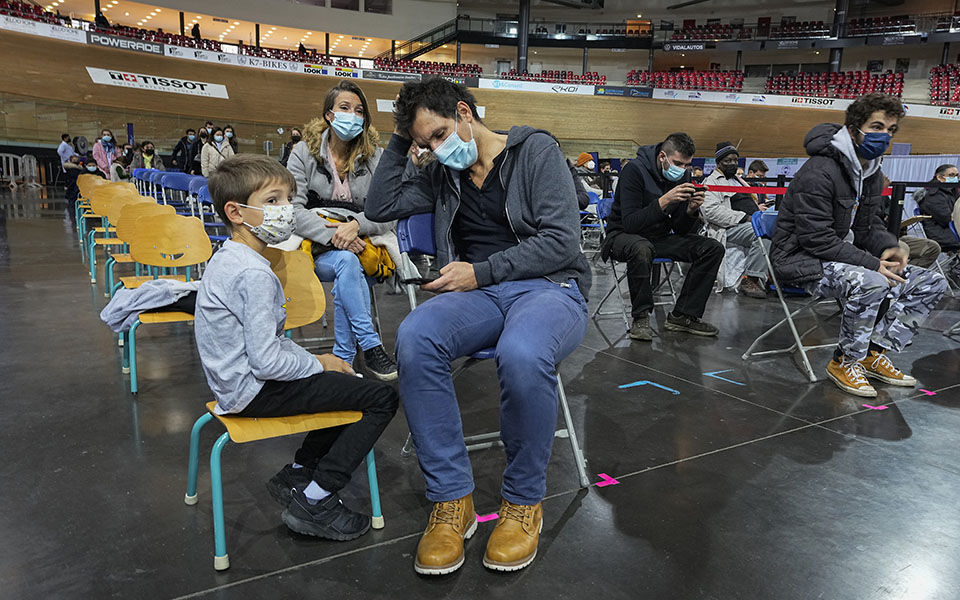 γαλλία-ρεκόρ-μολύνσεων-έκτακτη-κυβ-561645502