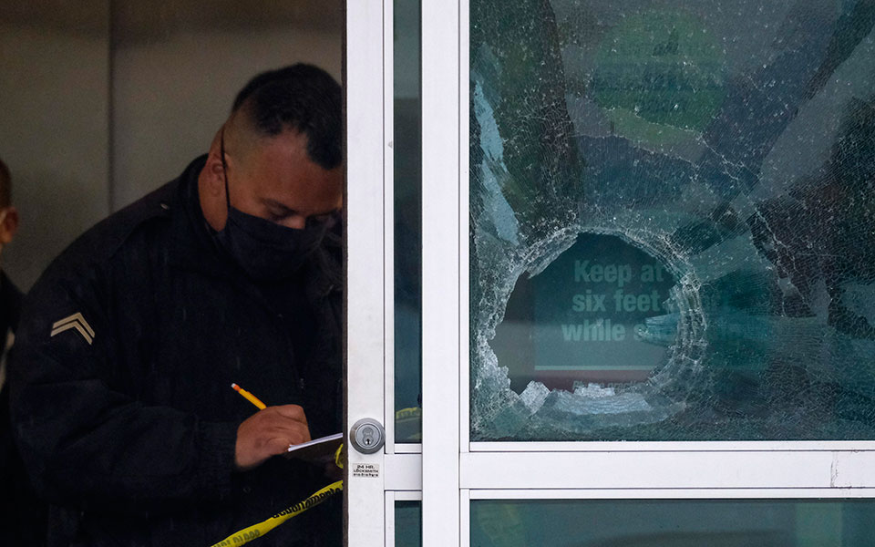 ηπα-αστυνομικοί-πυροβόλησαν-ύποπτο-γ-561646975