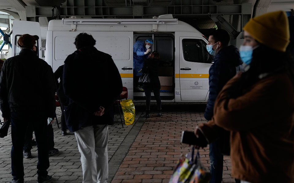 κορωνοϊός-προς-νέο-αρνητικό-ρεκόρ-α-561652009