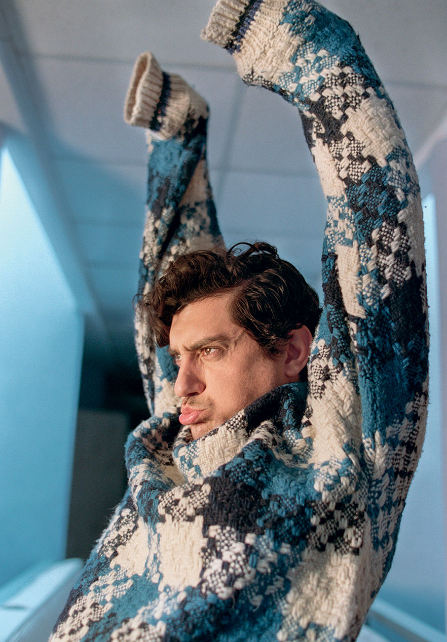 Aργύρης Πανταζάρας: «Αγαπηθείτε γιατί χανόμαστε»-4