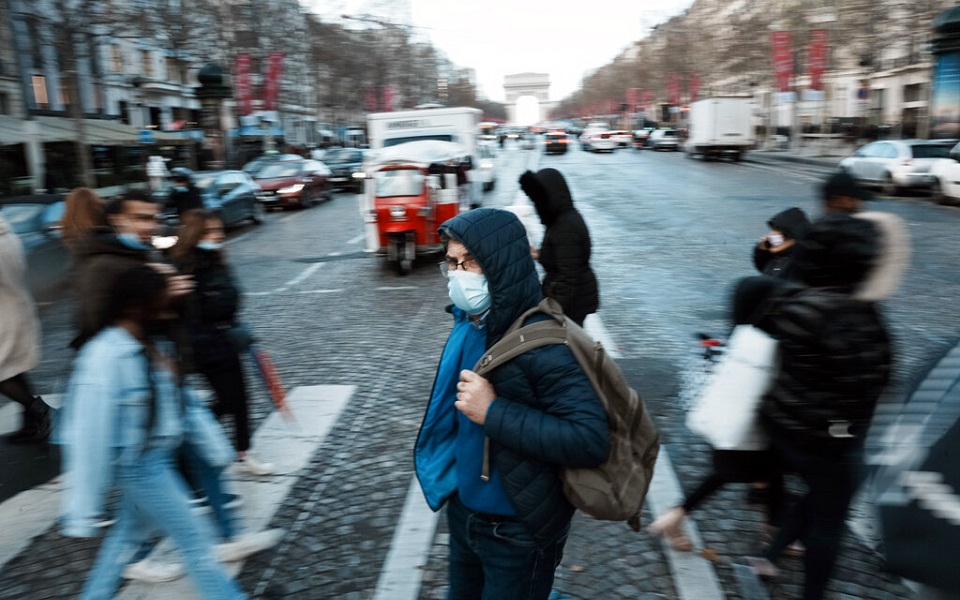 γαλλία-νέο-κύμα-της-πανδημίας-φέρεται-561649204