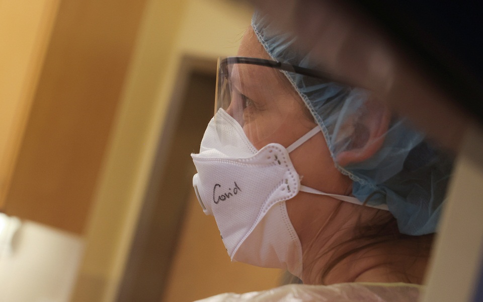 κορωνοϊός-πώς-διακρίνουμε-τα-συμπτώμ-561649390