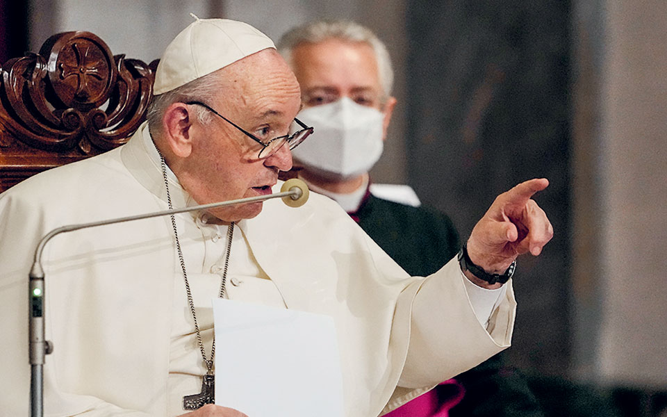 Ο Πάπας Φραγκίσκος στην Ελλάδα: «Μια γιορτή γύρω από την πίστη»-1