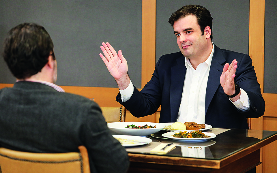 Από κράτος-εμπόδιο, κράτος-αρωγός-1