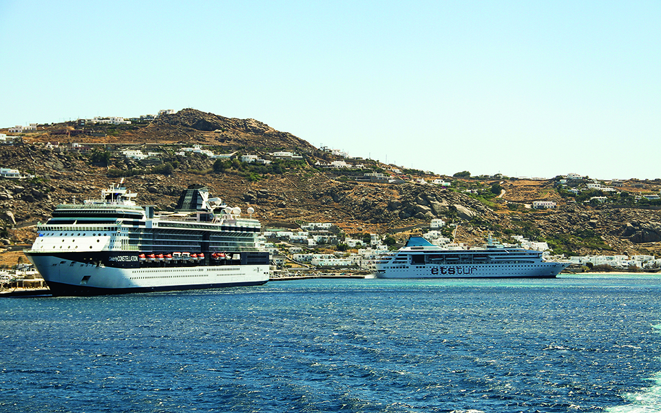 Κικίλιας στην «Κ»: Σχέδια δράσης για Σαντορίνη, Μύκονο – Μελέτη για βιώσιμη ανάπτυξη των δύο νησιών-1