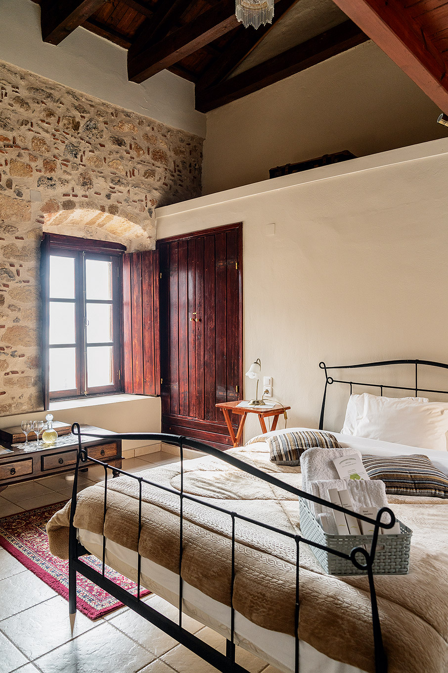 60 ξενώνες για τον χειμώνα-23