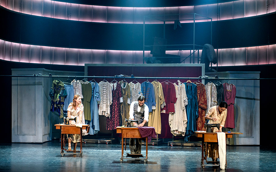 γιορτάστε-με-θέατρο-στο-εθνικό-θέατρο-561641320