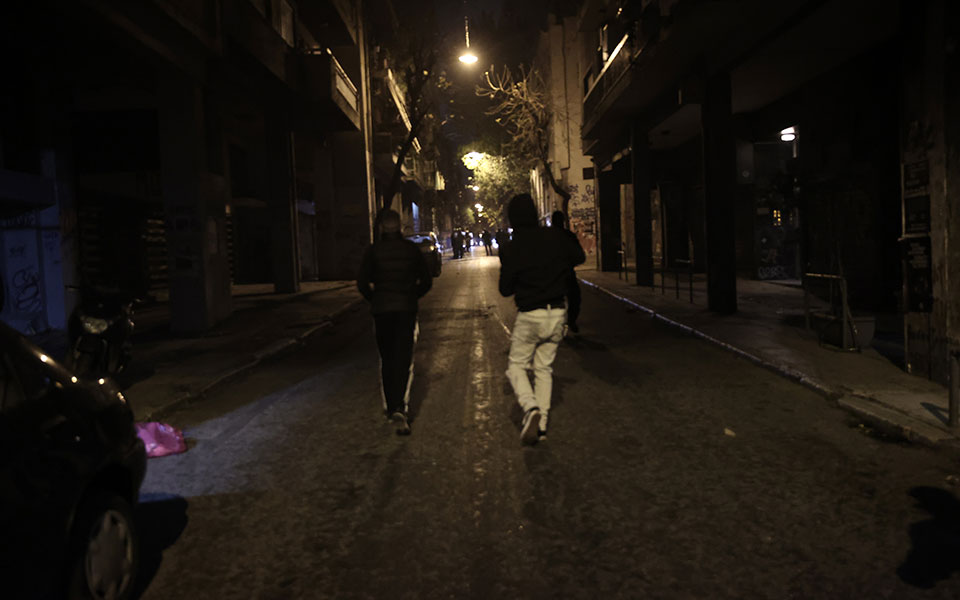 Δολοφονία Γρηγορόπουλου: Επεισόδια στα Εξάρχεια-4