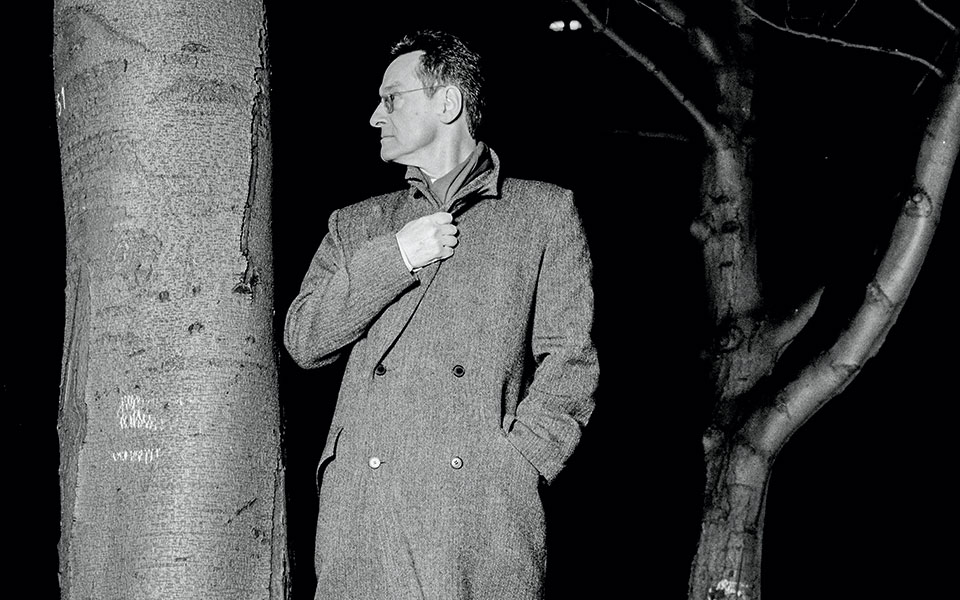 ο-μπέρνχαρντ-σλινκ-μάς-μαθαίνει-να-λέμ-561648007