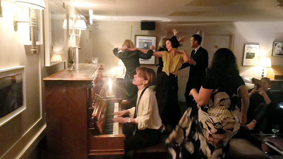 Μόνικα, επόμενη στάση: Xόλιγουντ-3