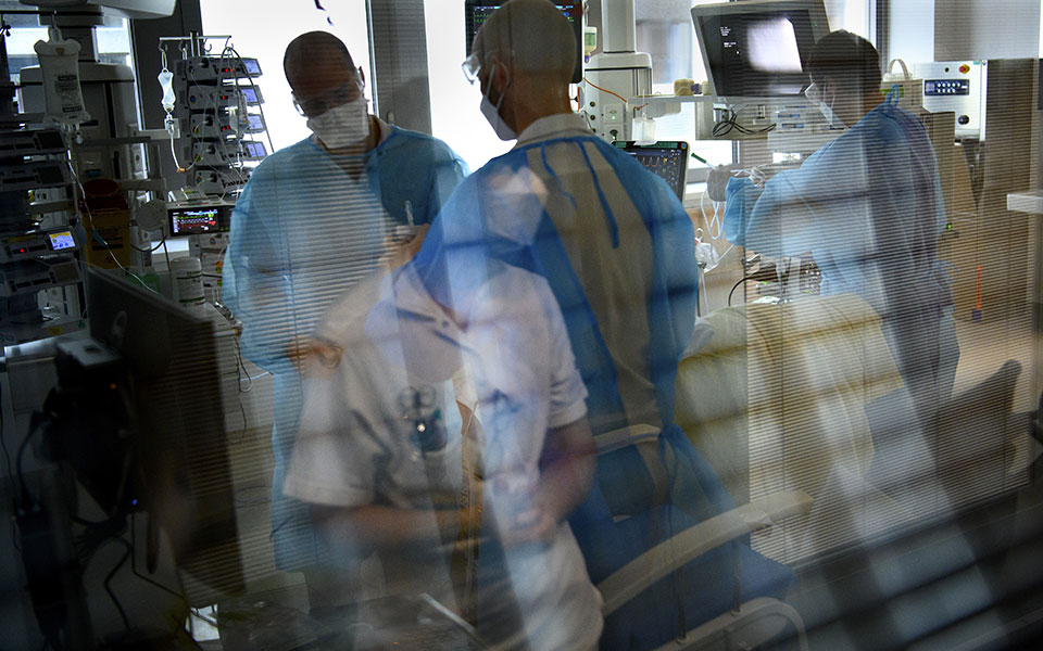 κορωνοϊός-πού-εντοπίζονται-τα-21-657-νέα-κρ-561648298