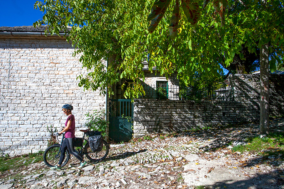 Bίτσα: Χωριό με προσωπικότητα-5