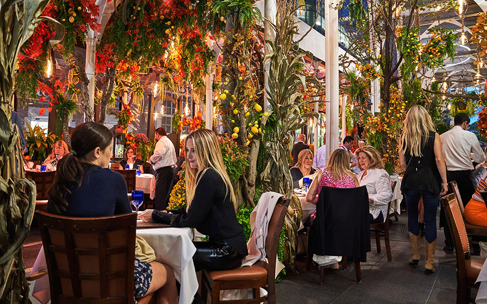 στο-midtown-manhattan-θα-βρεις-την-αυθεντική-νέα-υόρκ-561628171