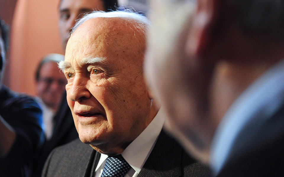 με-τιμές-αρχηγού-κράτους-η-κηδεία-του-κ-561646195