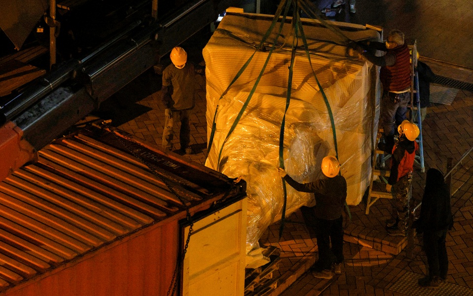 Χονγκ Κονγκ: Ξήλωσαν το μνημείο για τη σφαγή στην Πλατεία Τιεν Αν Μεν (εικόνες)-1