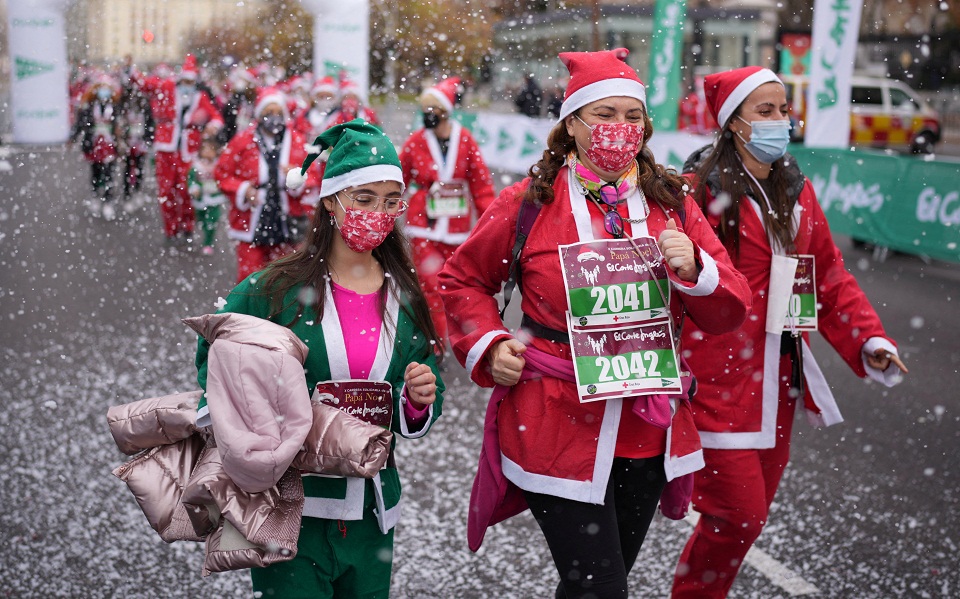 Μαδρίτη: Αγώνας δρόμου Άγιων Βασίληδων για τους πληγέντες από το ηφαίστειο Λα Πάλμα-1